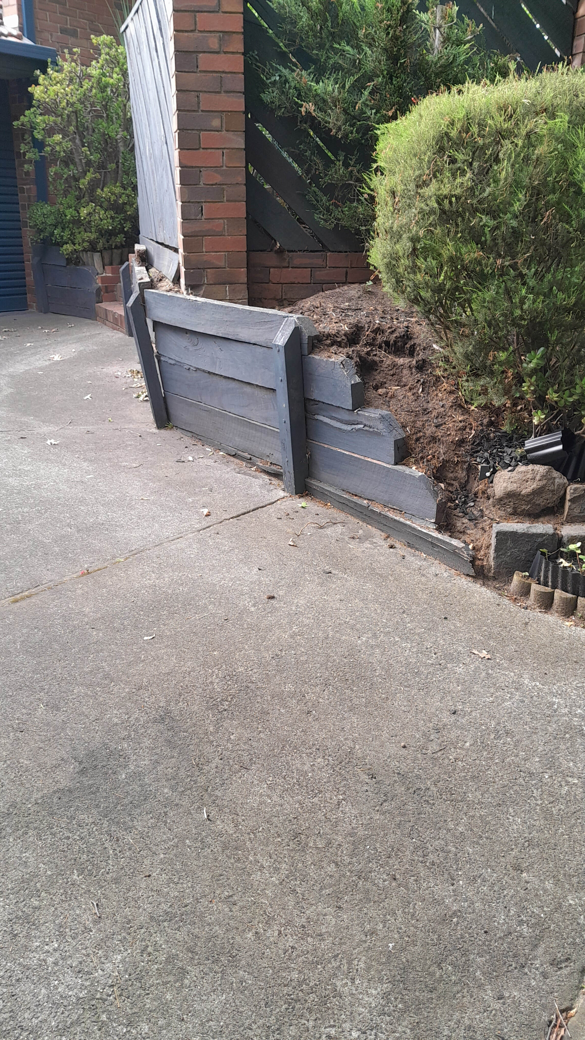 Chadstone retaining wall rebuild 1