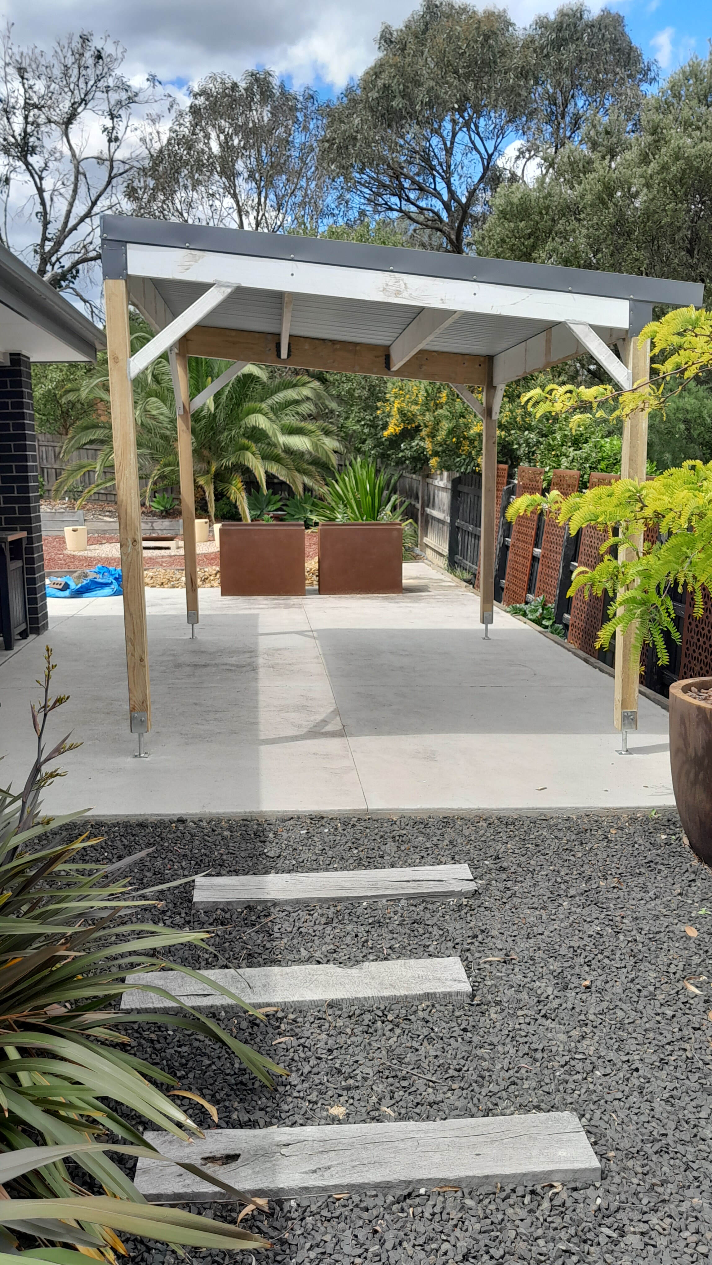 Vermont South pegola build 4