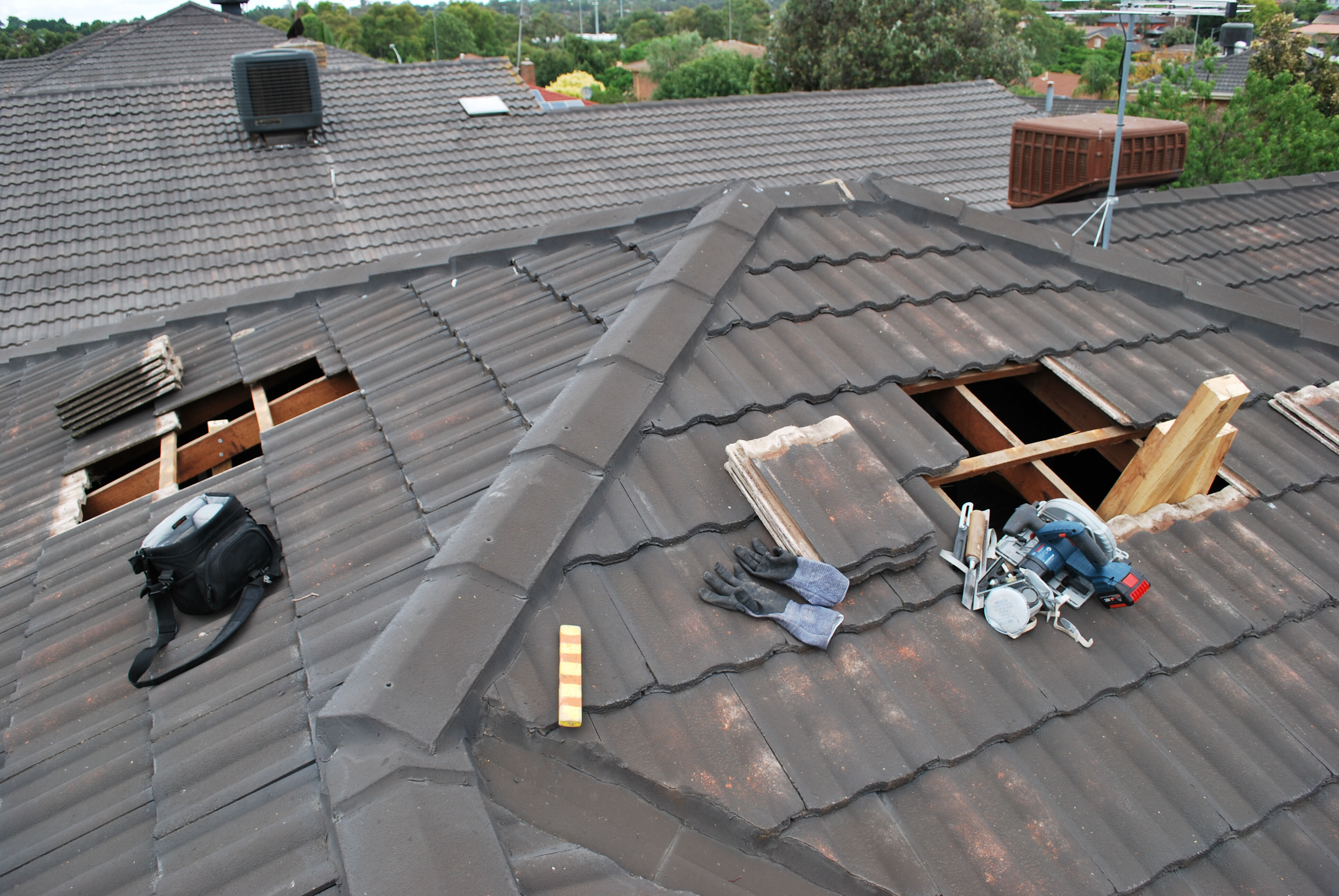 Strengthening collapsing roof Endeavour Hills 2