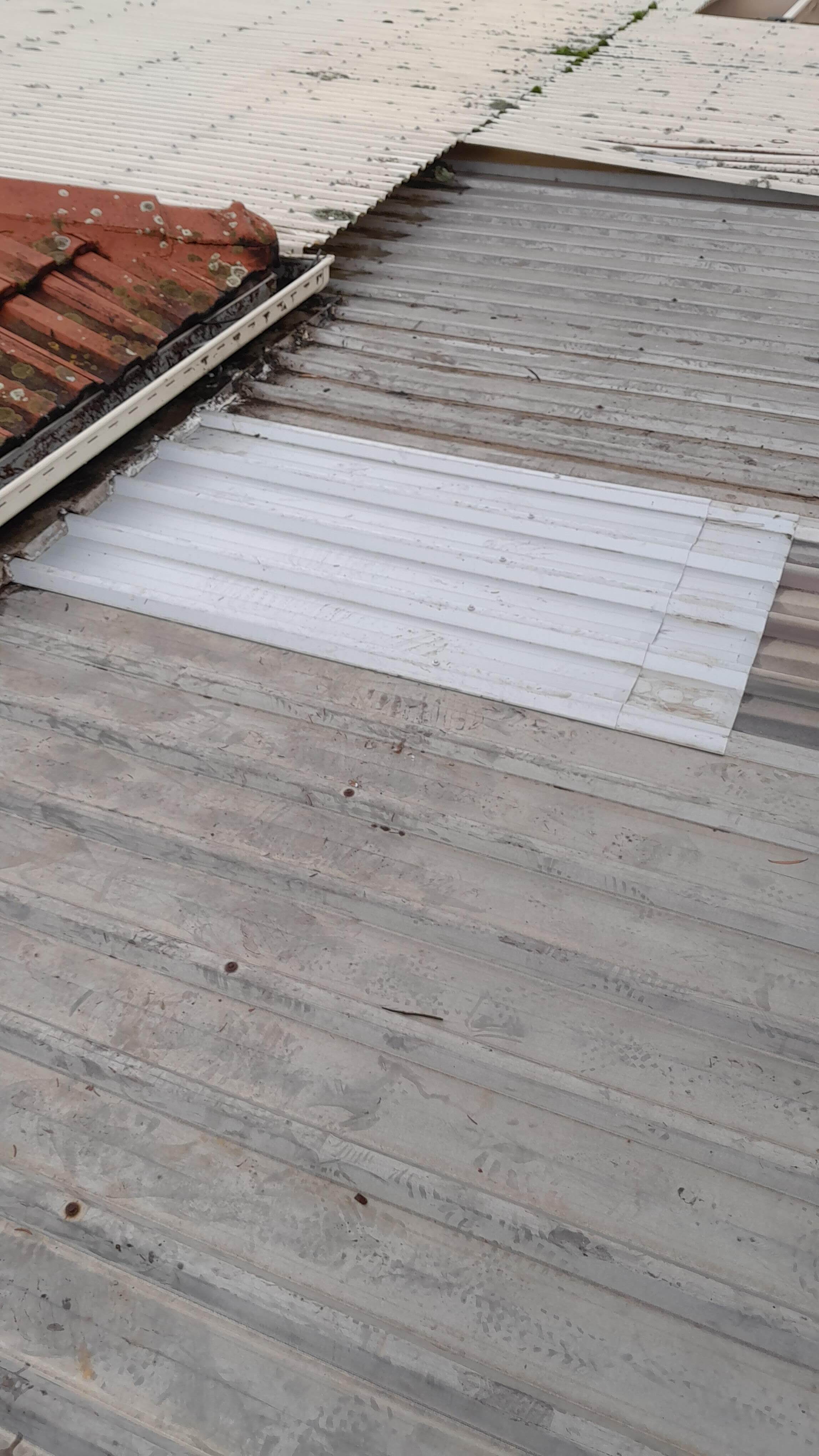 Replace leaking garage roof sheet Scoresby 2