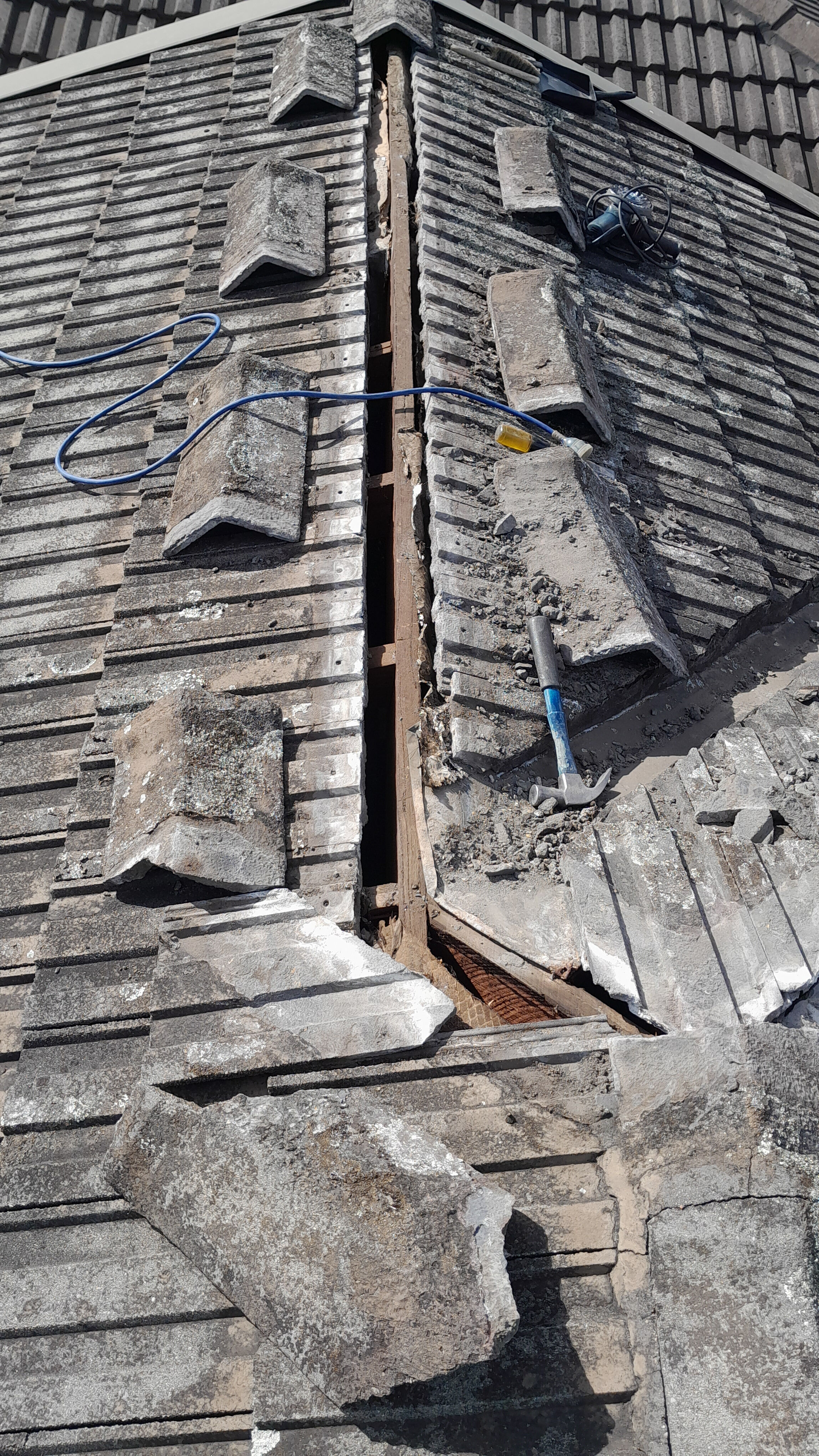 Burwood roof tile repointing 1